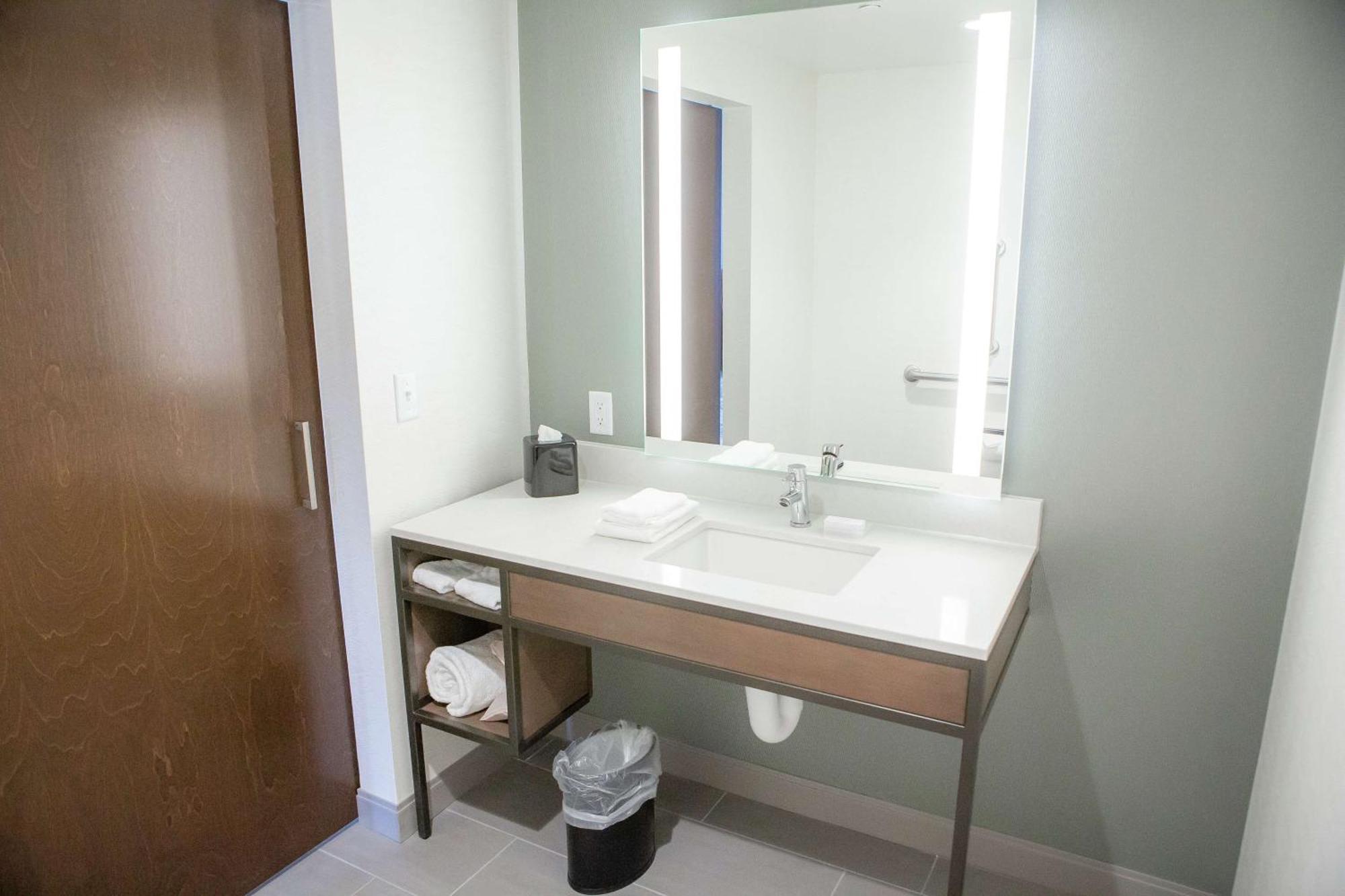 Hilton Garden Inn Corning Downtown Kültér fotó